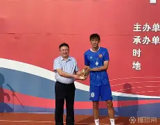 包含橄榄球赛场再起风云:胶东鲨队队击败川蜀独角兽队,脚步移动更到位团队防守值得称道的词条 包含橄榄球赛场再起风云:胶东鲨队队击败川蜀独角兽队,脚步移动更到位团队防守值得称道的词条