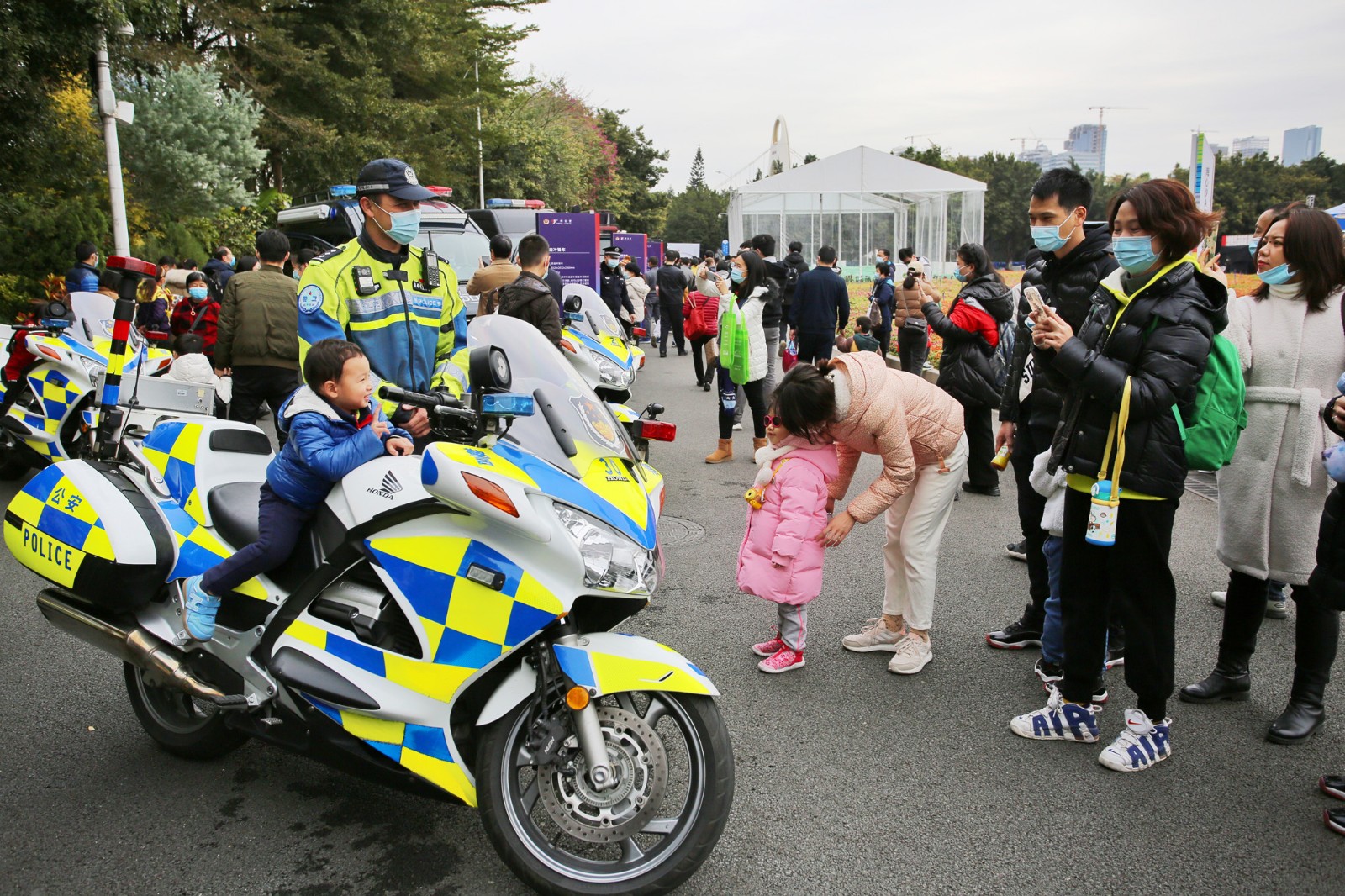爱游戏登录 -广州队训练开放日，赛前伤情更新引欢呼，西甲在即，赛季目标并未改变的简单介绍